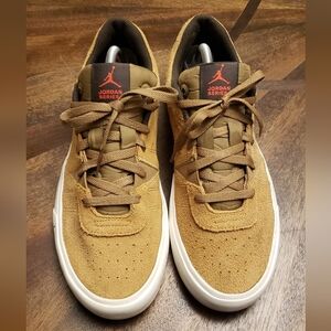 Jordan Series ES Elemental Gold Size 10